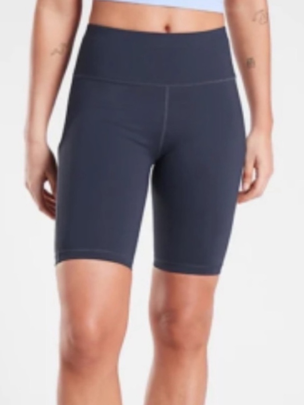 Athleta Ultimate Stash Pocket 9" Short in Navy Size Medium